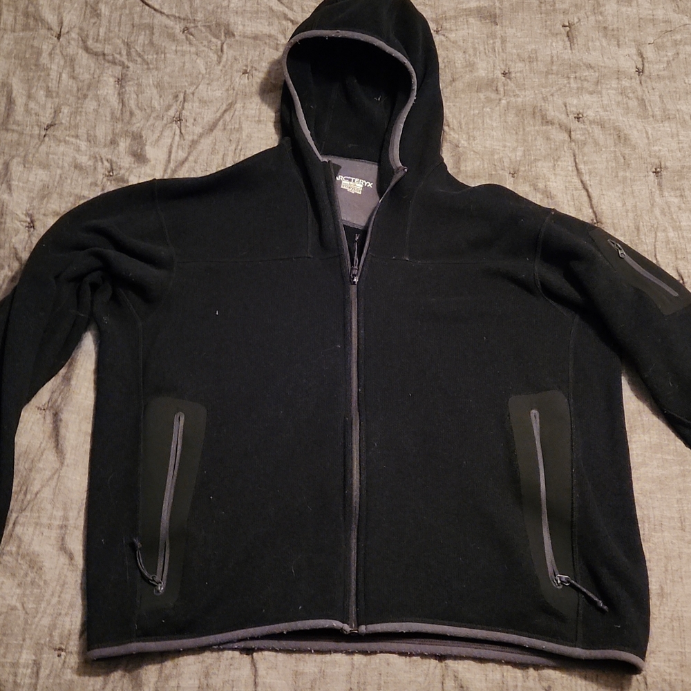 Arc'teryx black men's large fleece hoody